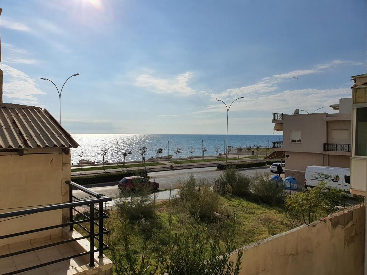 Theos Apartment Alexandroupolis Buitenkant foto