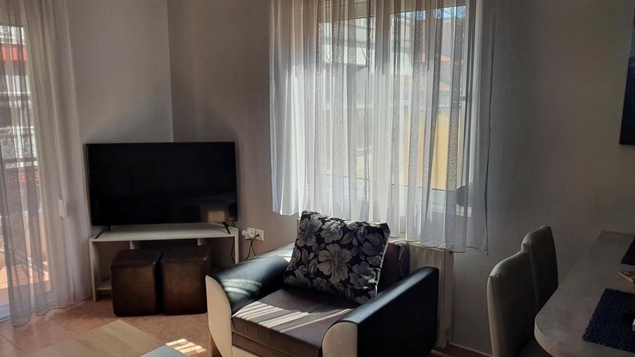 Theos Apartment Alexandroupolis Buitenkant foto